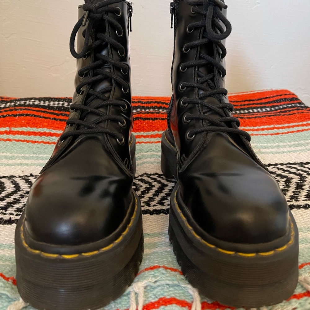 Smooth black leather platform Jadon boot